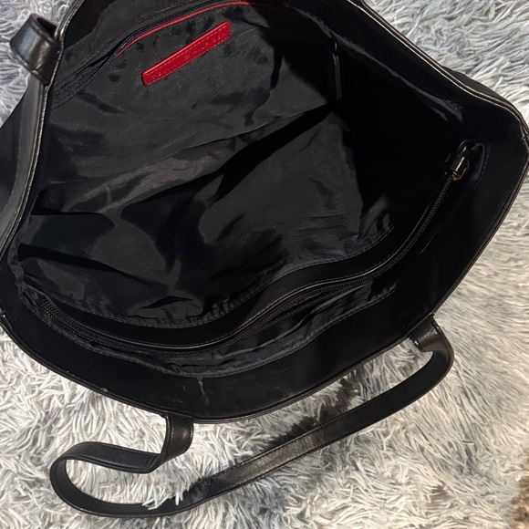 Tommy Hilfiger Elegant Black Tote - Picture 7 of 8